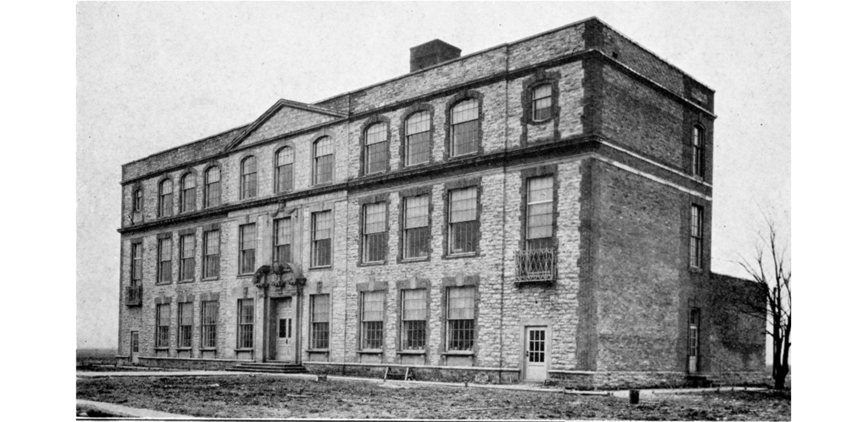 Jones Middle School in 1924