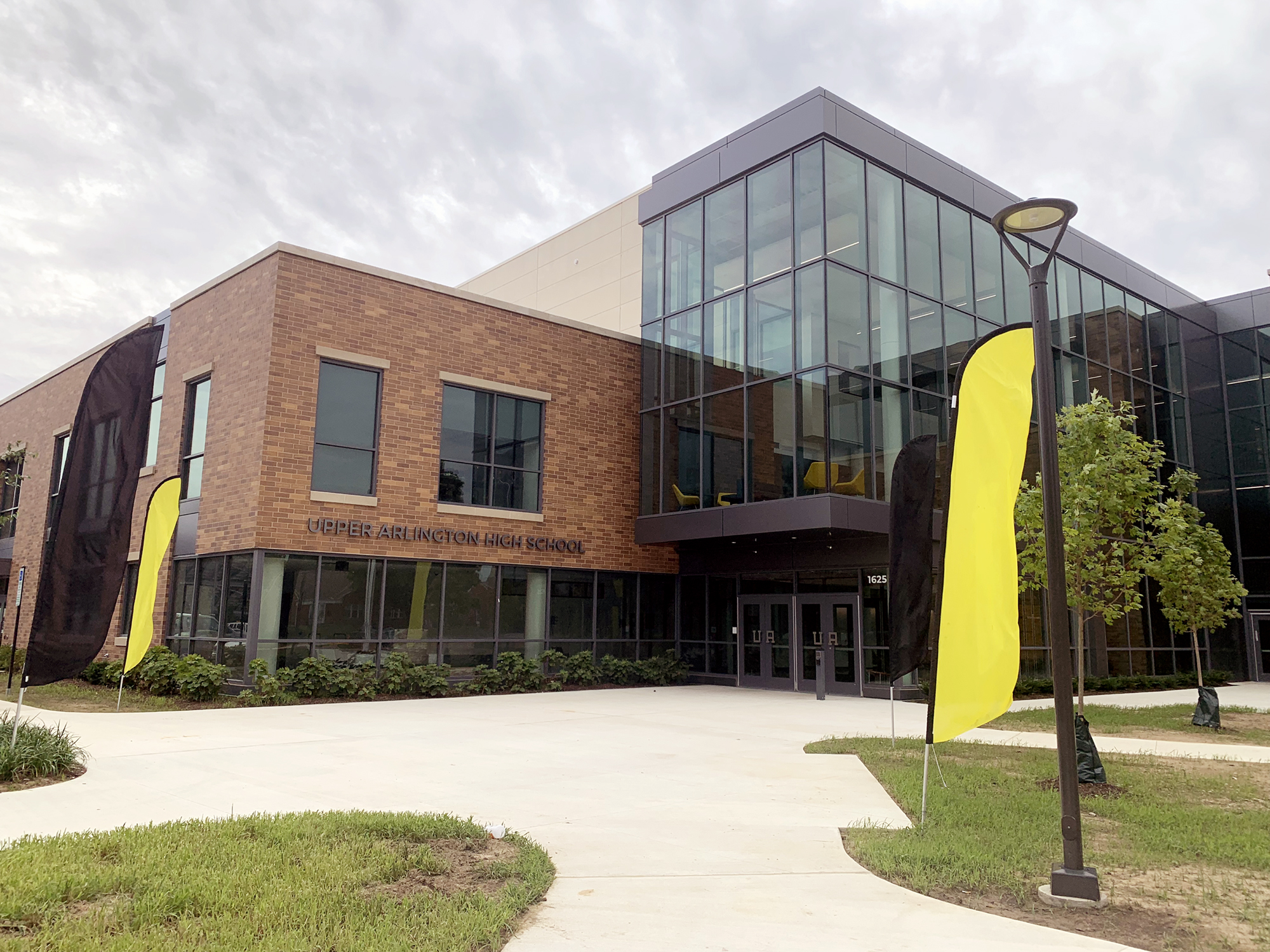 An exterior photo of the front entrance to Upper Arlington High School